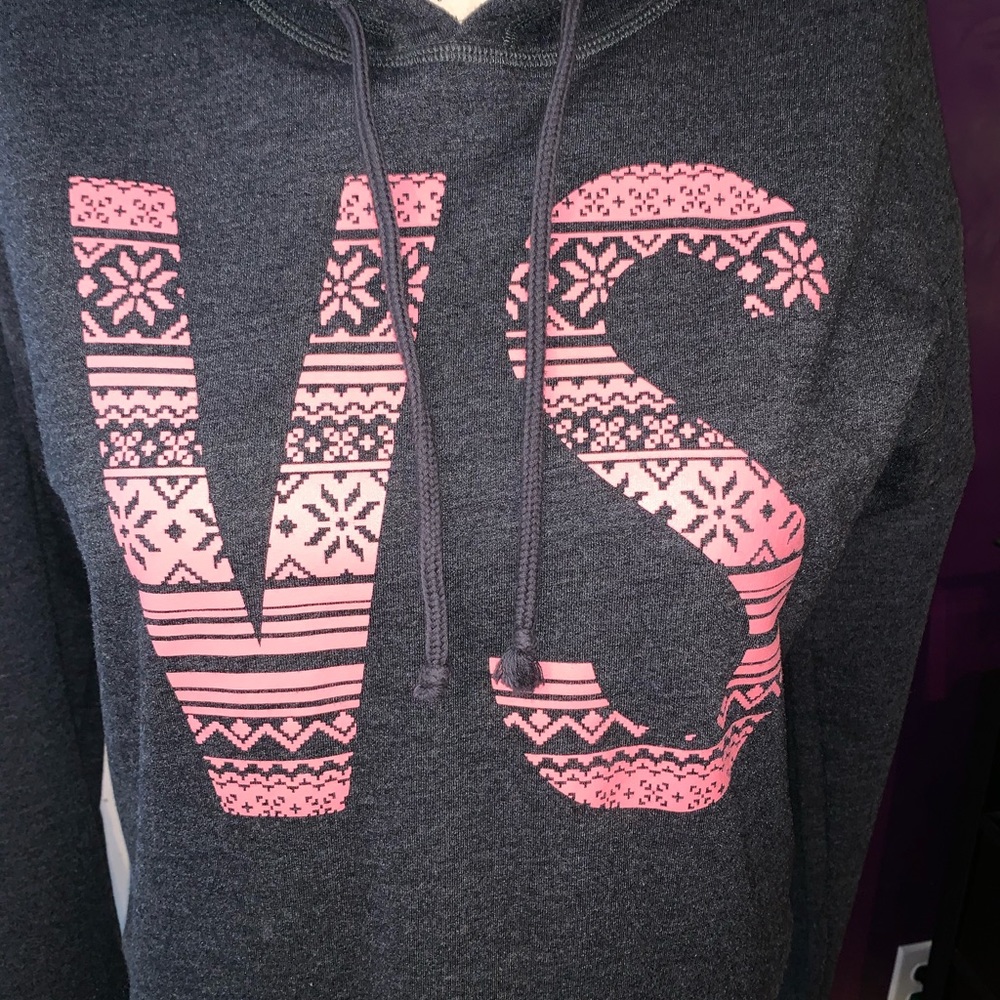 Victoria Secret pullover (M)! - Picture 3 of 4